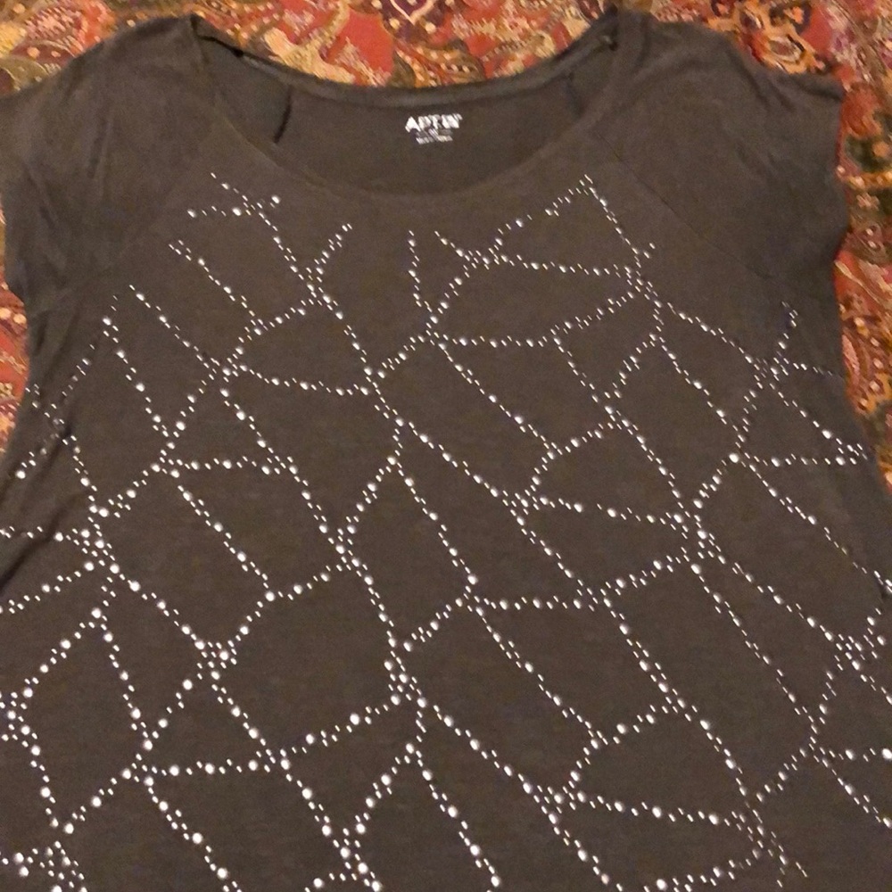 Apt 9 tee top. Dark green. Size OX. EUC